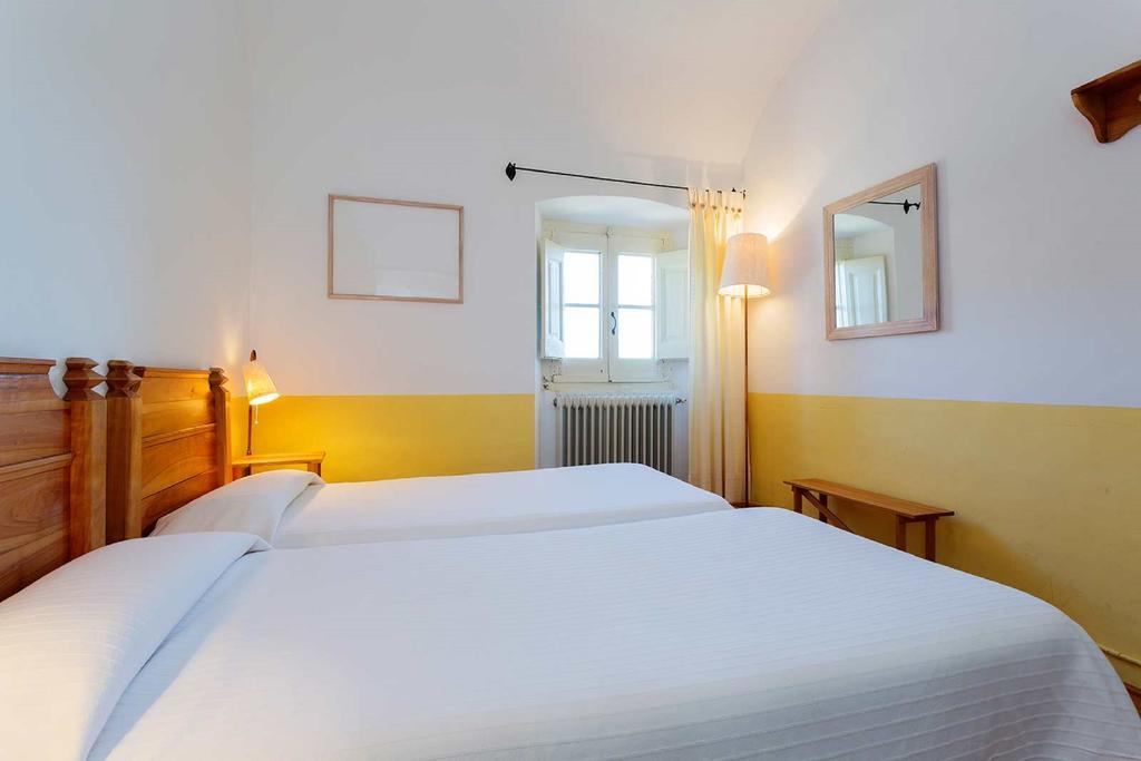 Can Felicia Hotel Beuda Habitación foto